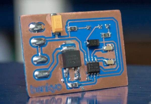 Surface-mount 555 PWM circuit