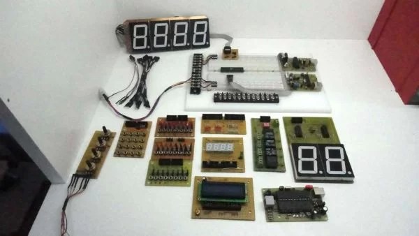Development system for PIC and AVR microcontrollers
