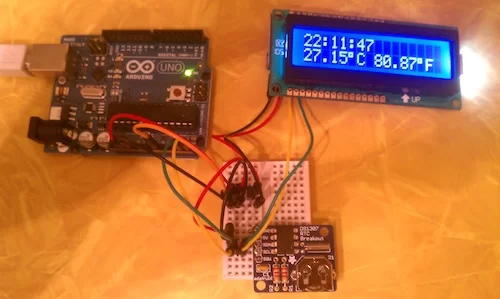 Real time clock and temperature monitor using PIC16F887 and DS3231