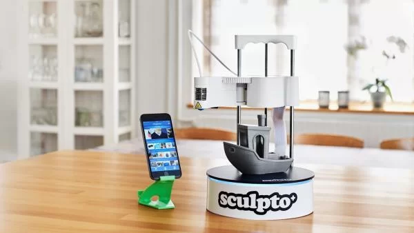 Sculpto+ The world’s most user-friendly desktop 3D printer