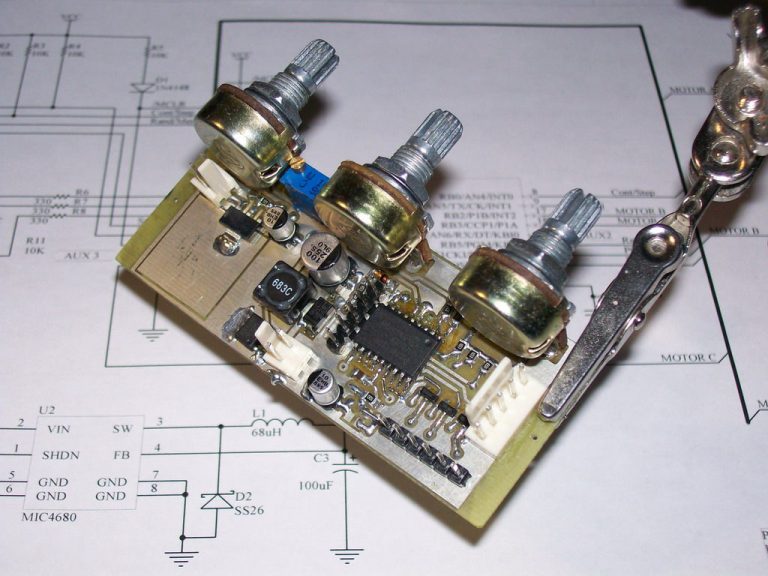 Laser show for poor man using PIC18F1220 microcontroller