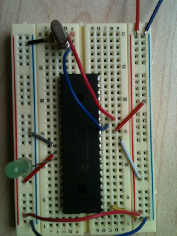 Basic PIC circuit is not working