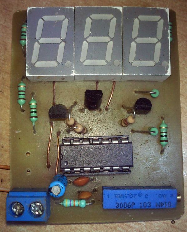  30 volts Panel Volt Meter Using PIC MCU 