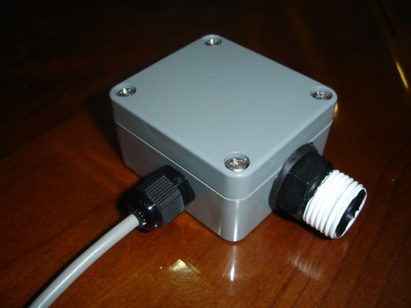 Wireless PICAXE-based water tank level sensor