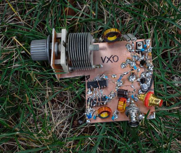 VXO — based PLL Frequency Synthesizer for 7 MHz