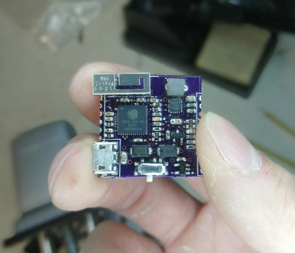 uMesh – A self contained battery operated ESP32 module