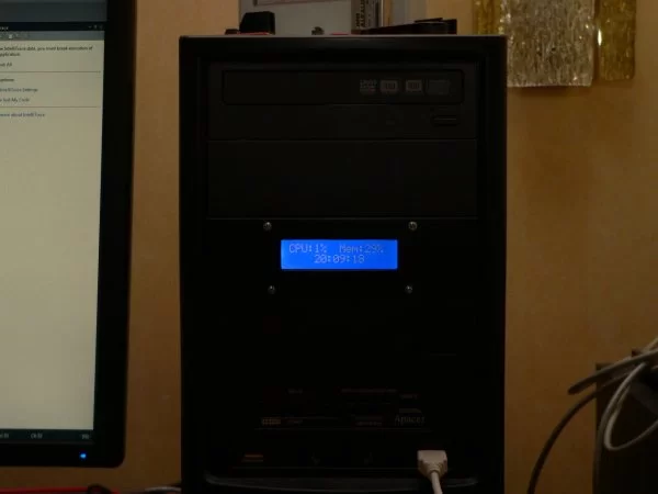USC LCD COMPUTER (4)