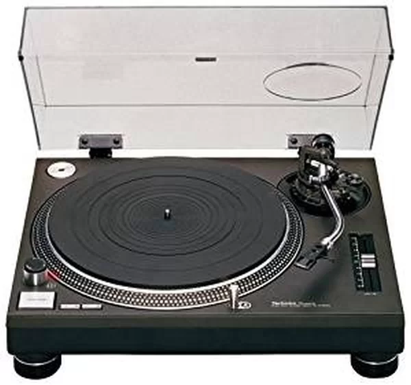 Technics SL-1210 Turntable