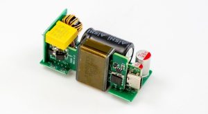 45W USB-PD SMPS REFERENCE DESIGN DELIVERS 21.5W IN3