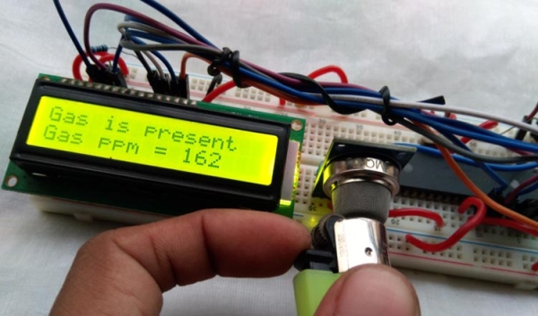 Gas Detection & PPM Measurement: PIC MCU & MQ Gas Sensors