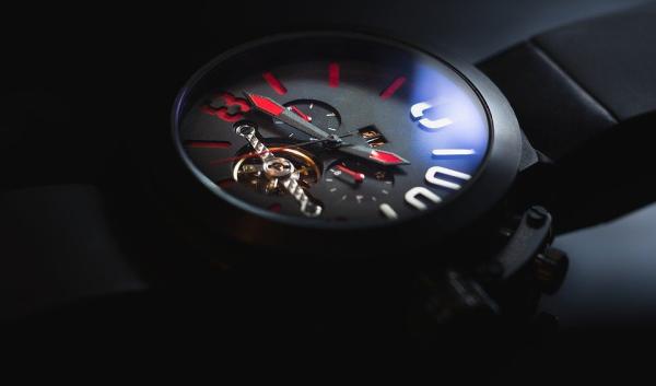 ANALOG CLOCK MOTOR DRIVER IMPLEMENTATION USING GREENPAK™