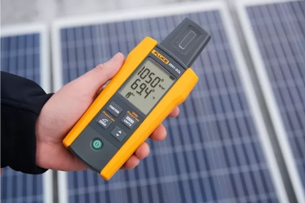 IRR1 SOL SOLAR IRRADIANCE METER HELPS TROUBLESHOOTING OF PHOTOVOLTAIC INSTALLATIONS