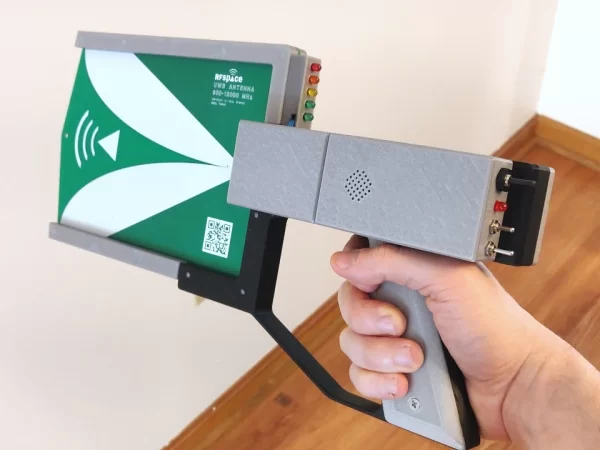 THIS RF LISTENER LETS YOU HEAR THE RF SOURCES